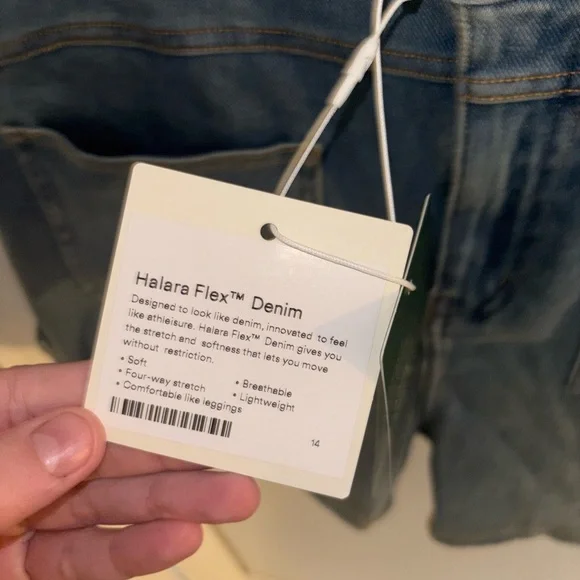 Halara Flex Mid Rise Pocket Rolled Hem Washed Denim Shorts Blue M NWT - Picture 6 of 8